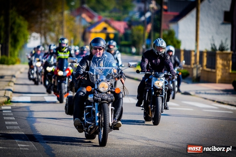 Zdjęcie w galerii na portalu naszraciborz.pl: Kilkuset motocyklistów na nieszporach dziękczynnych w Rudniku wiadomości z regionu