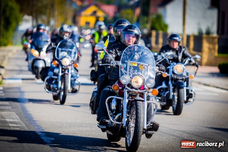 Zdjęcie w galerii na portalu naszraciborz.pl: Kilkuset motocyklistów na nieszporach dziękczynnych w Rudniku wiadomości z regionu