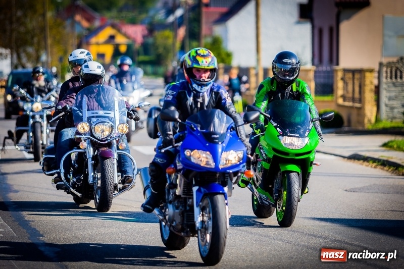 Zdjęcie w galerii na portalu naszraciborz.pl: Kilkuset motocyklistów na nieszporach dziękczynnych w Rudniku wiadomości z regionu