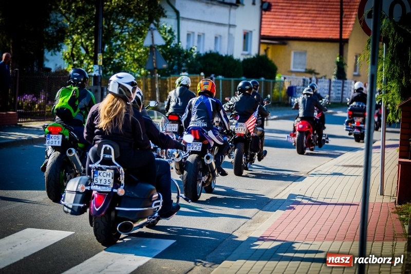 Zdjęcie w galerii na portalu naszraciborz.pl: Kilkuset motocyklistów na nieszporach dziękczynnych w Rudniku wiadomości z regionu