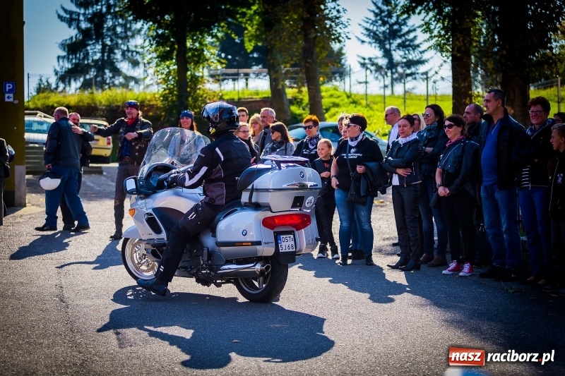 Zdjęcie w galerii na portalu naszraciborz.pl: Kilkuset motocyklistów na nieszporach dziękczynnych w Rudniku wiadomości z regionu