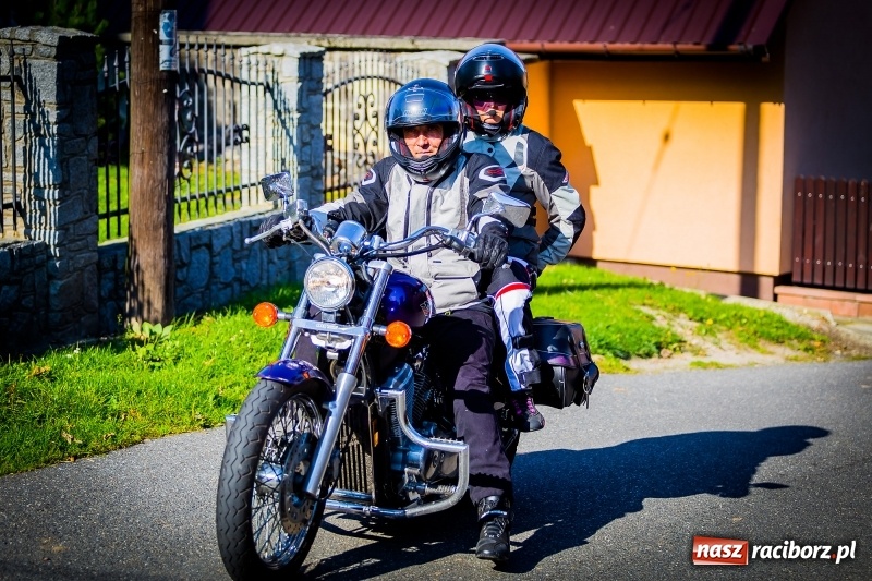 Zdjęcie w galerii na portalu naszraciborz.pl: Kilkuset motocyklistów na nieszporach dziękczynnych w Rudniku wiadomości z regionu