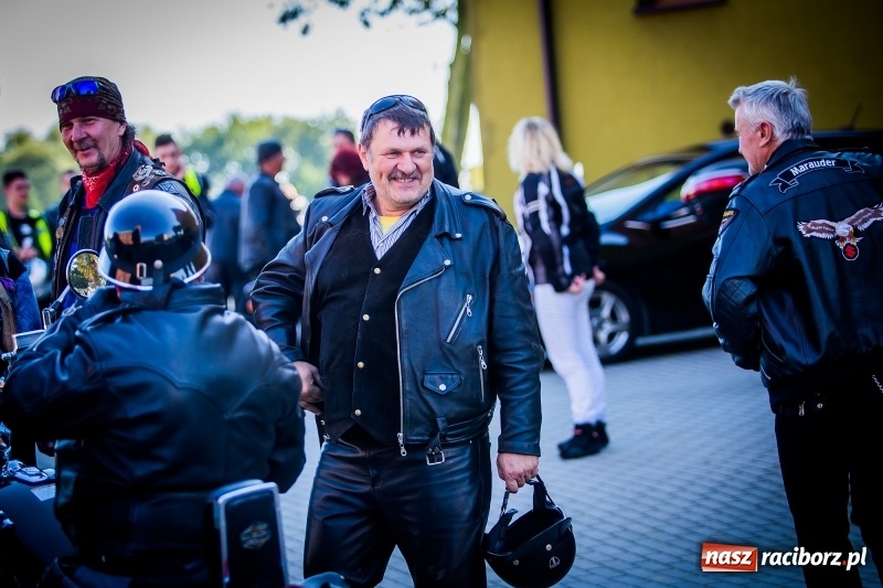 Zdjęcie w galerii na portalu naszraciborz.pl: Kilkuset motocyklistów na nieszporach dziękczynnych w Rudniku wiadomości z regionu