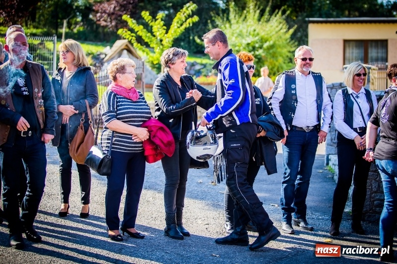 Zdjęcie w galerii na portalu naszraciborz.pl: Kilkuset motocyklistów na nieszporach dziękczynnych w Rudniku wiadomości z regionu
