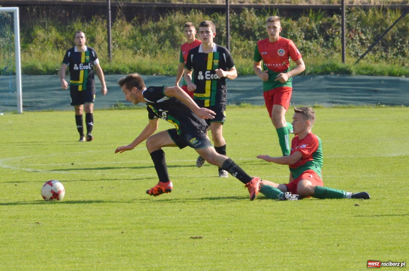 Zdjęcie w galerii na portalu naszraciborz.pl: Niespodzianka w Turzy Śląskiej. Rudzki Buk z kompletem punktów wiadomości z regionu