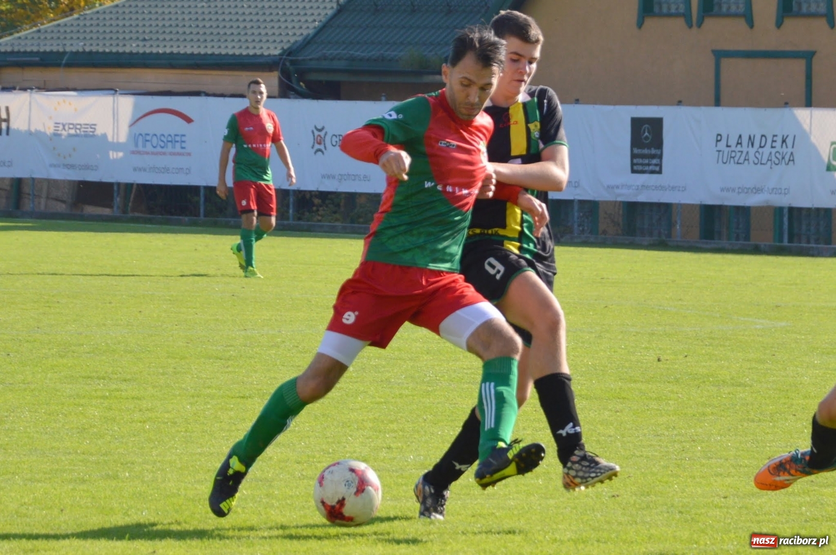 Zdjęcie w galerii na portalu naszraciborz.pl: Niespodzianka w Turzy Śląskiej. Rudzki Buk z kompletem punktów wiadomości z regionu
