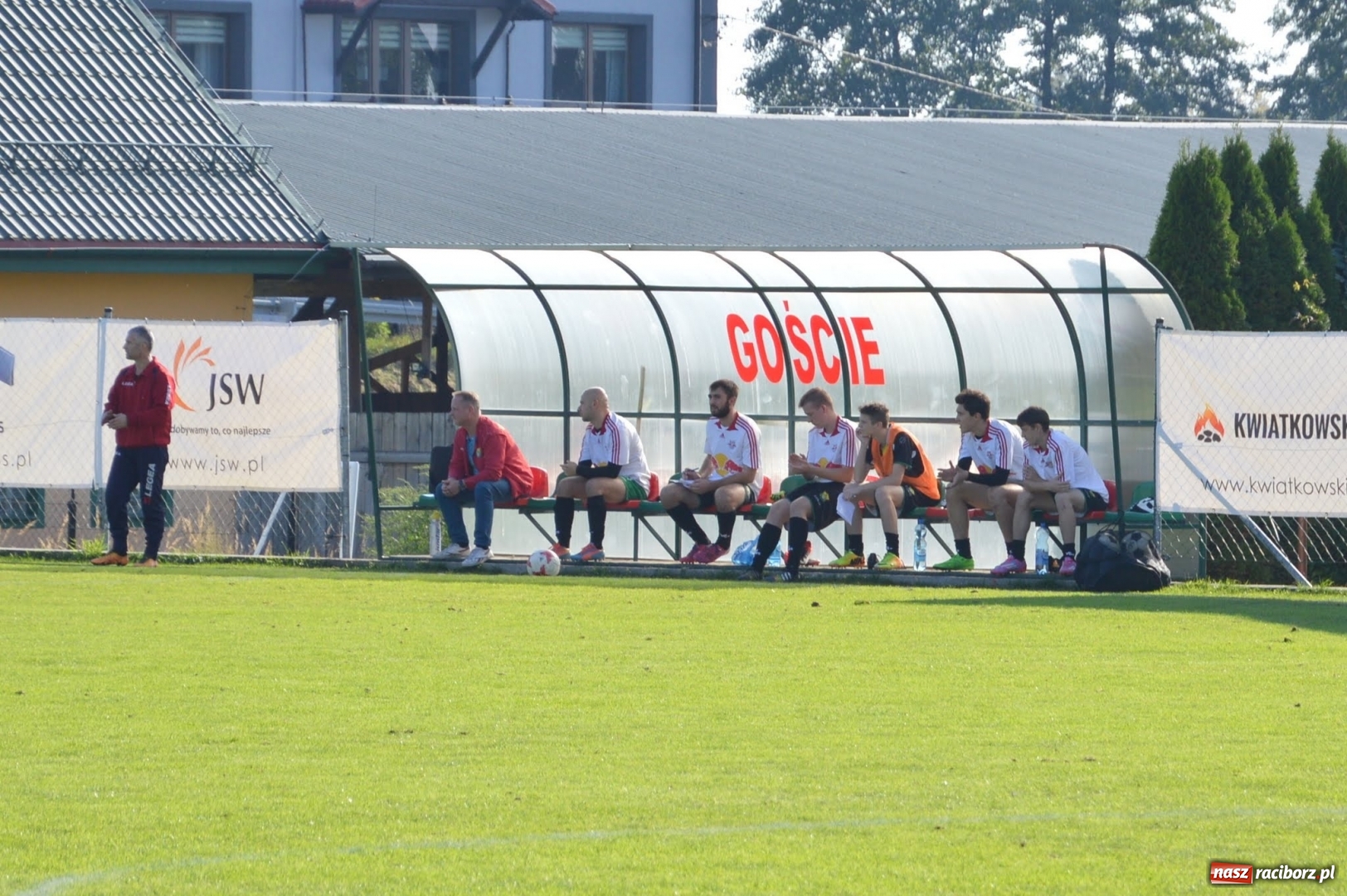 Zdjęcie w galerii na portalu naszraciborz.pl: Niespodzianka w Turzy Śląskiej. Rudzki Buk z kompletem punktów wiadomości z regionu