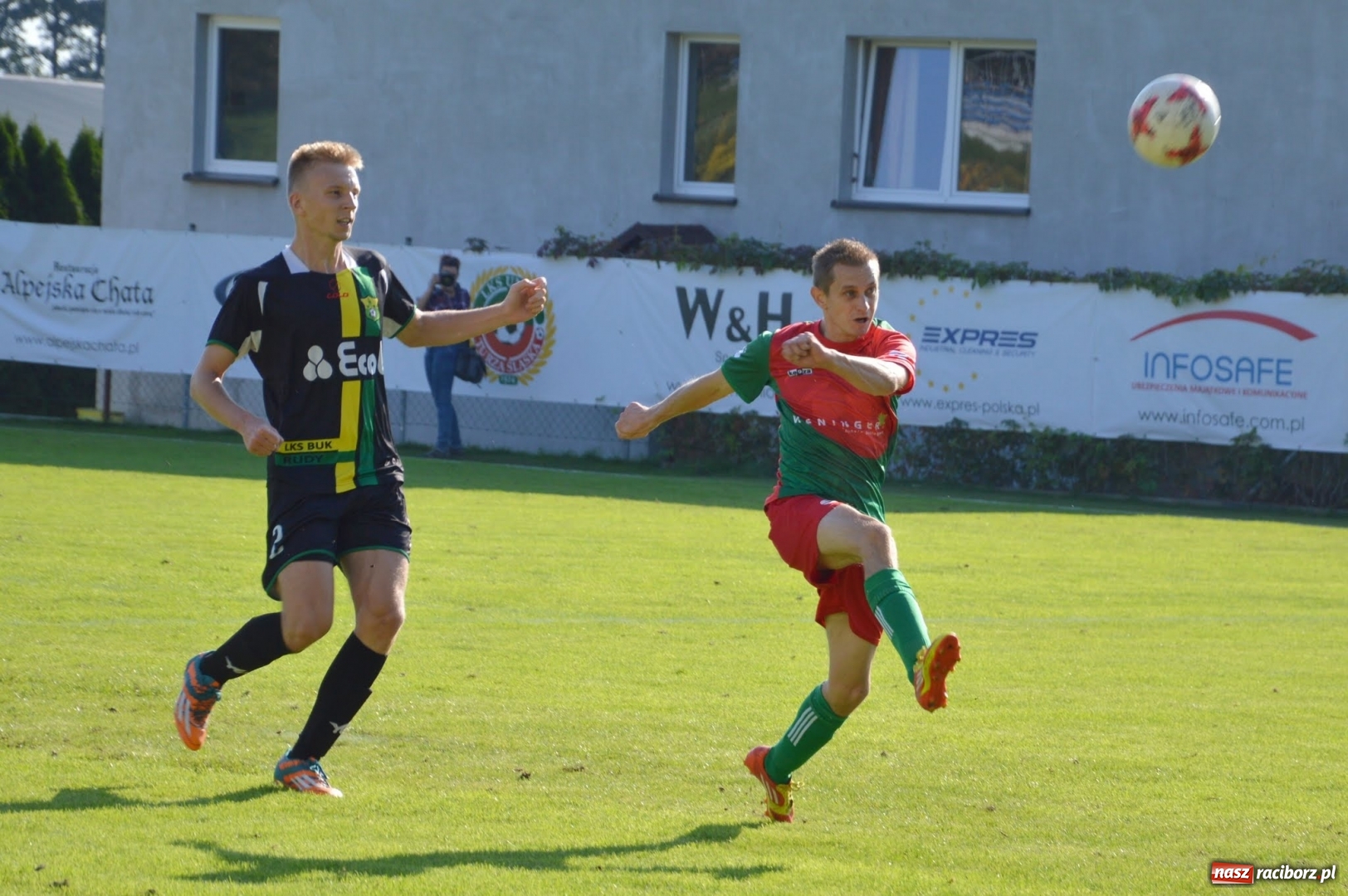 Zdjęcie w galerii na portalu naszraciborz.pl: Niespodzianka w Turzy Śląskiej. Rudzki Buk z kompletem punktów wiadomości z regionu