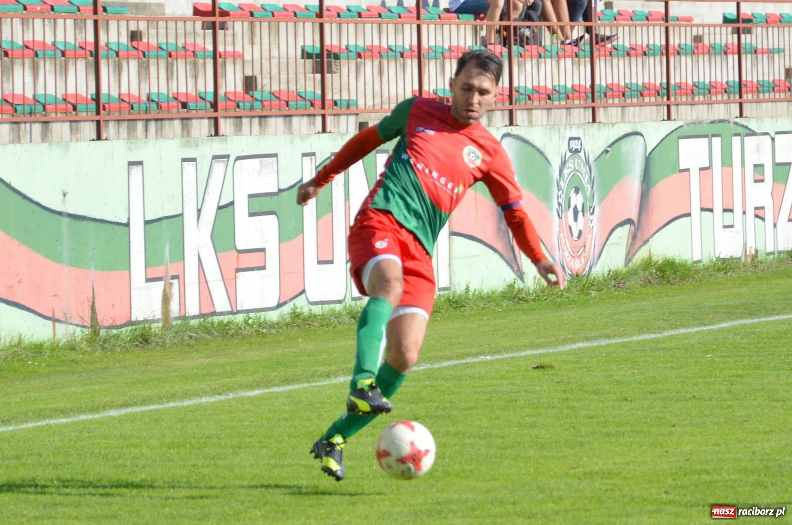 Zdjęcie w galerii na portalu naszraciborz.pl: Niespodzianka w Turzy Śląskiej. Rudzki Buk z kompletem punktów wiadomości z regionu