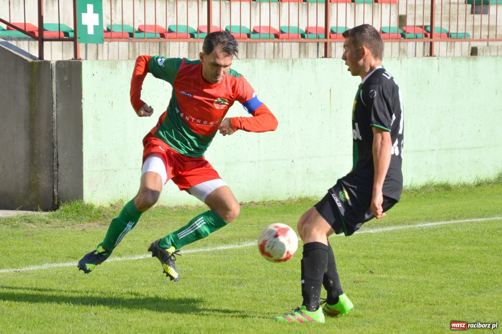 Zdjęcie w galerii na portalu naszraciborz.pl: Niespodzianka w Turzy Śląskiej. Rudzki Buk z kompletem punktów wiadomości z regionu