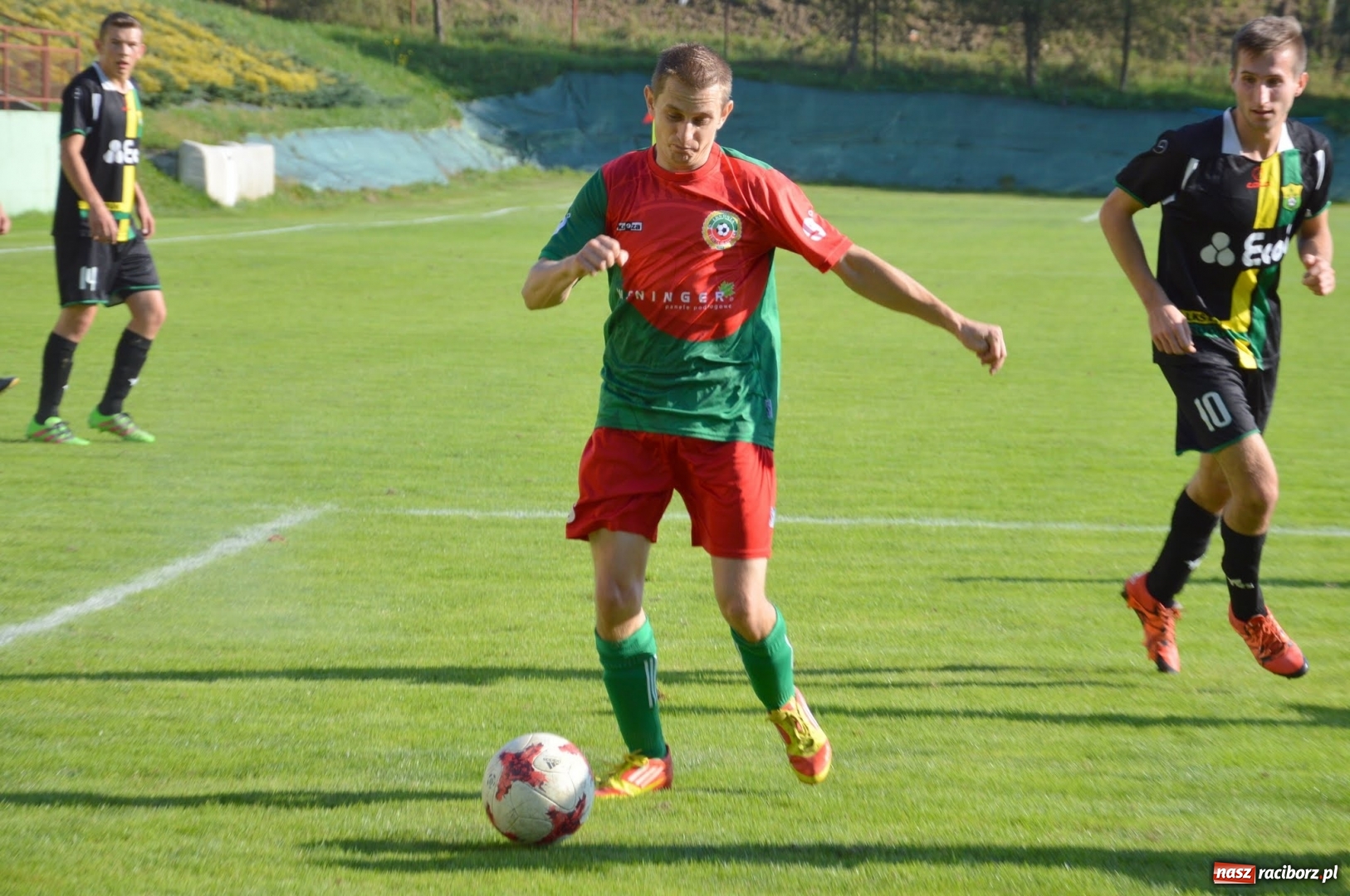 Zdjęcie w galerii na portalu naszraciborz.pl: Niespodzianka w Turzy Śląskiej. Rudzki Buk z kompletem punktów wiadomości z regionu