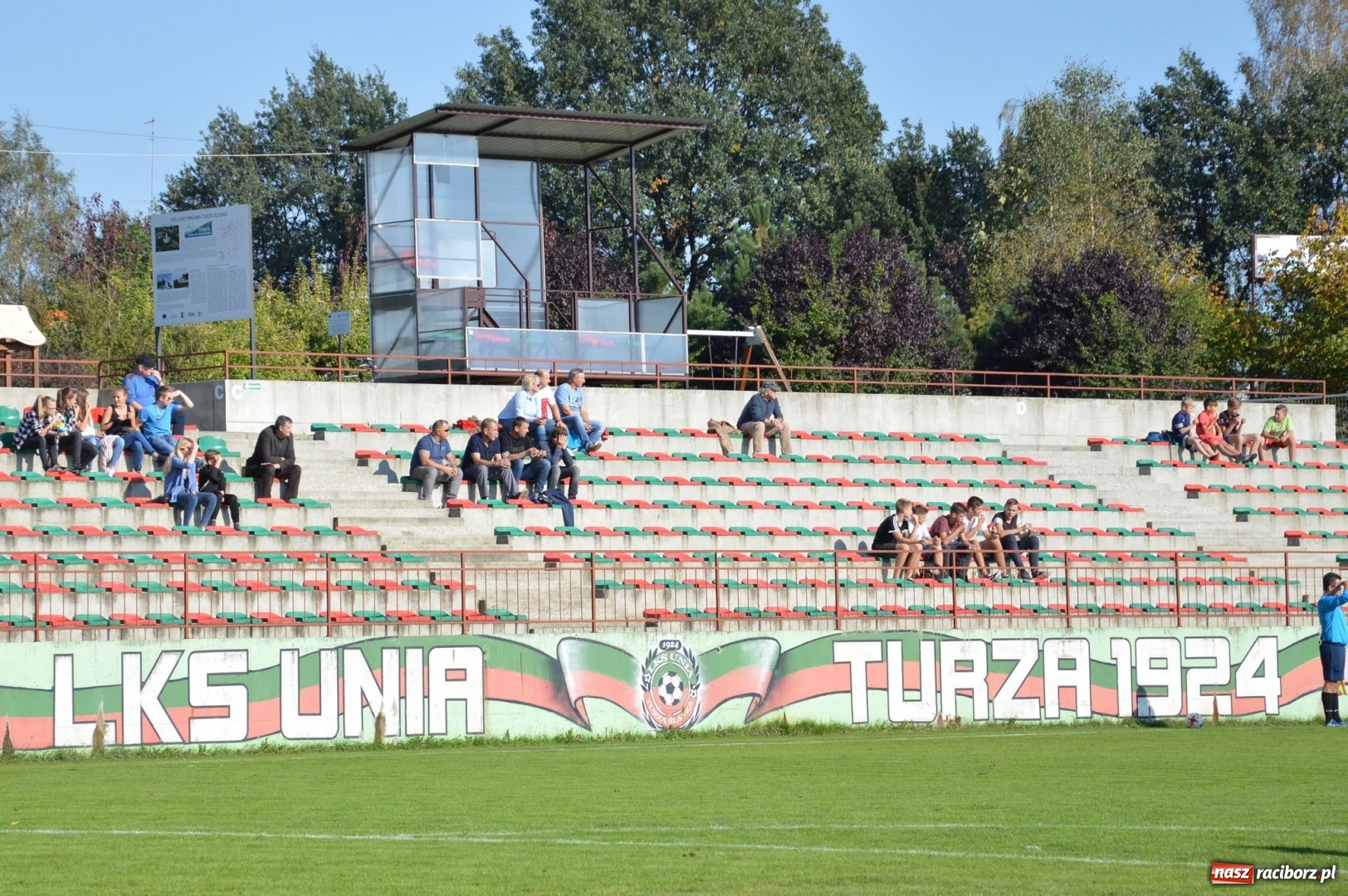 Zdjęcie w galerii na portalu naszraciborz.pl: Niespodzianka w Turzy Śląskiej. Rudzki Buk z kompletem punktów wiadomości z regionu