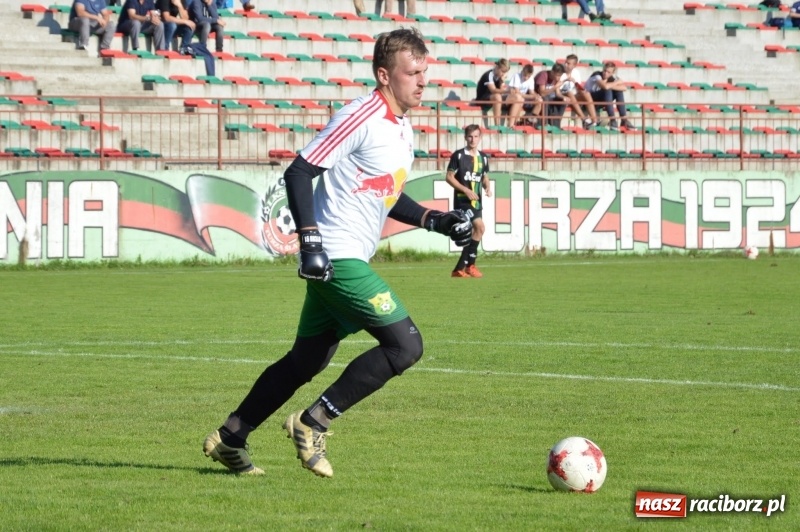 Zdjęcie w galerii na portalu naszraciborz.pl: Niespodzianka w Turzy Śląskiej. Rudzki Buk z kompletem punktów wiadomości z regionu