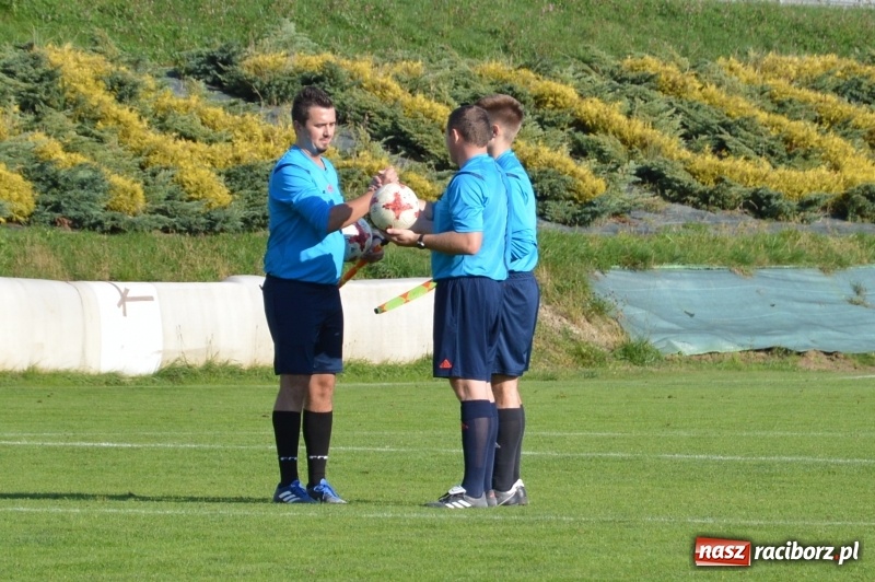 Zdjęcie w galerii na portalu naszraciborz.pl: Niespodzianka w Turzy Śląskiej. Rudzki Buk z kompletem punktów wiadomości z regionu