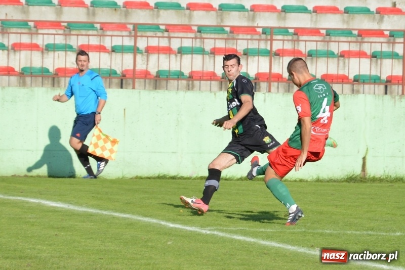 Zdjęcie w galerii na portalu naszraciborz.pl: Niespodzianka w Turzy Śląskiej. Rudzki Buk z kompletem punktów wiadomości z regionu