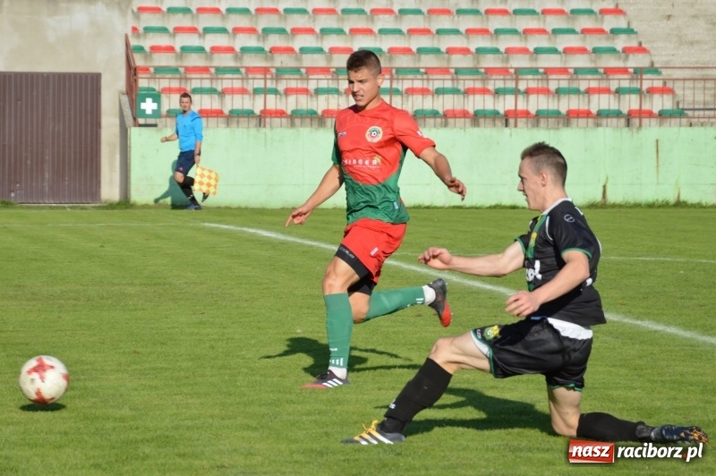 Zdjęcie w galerii na portalu naszraciborz.pl: Niespodzianka w Turzy Śląskiej. Rudzki Buk z kompletem punktów wiadomości z regionu