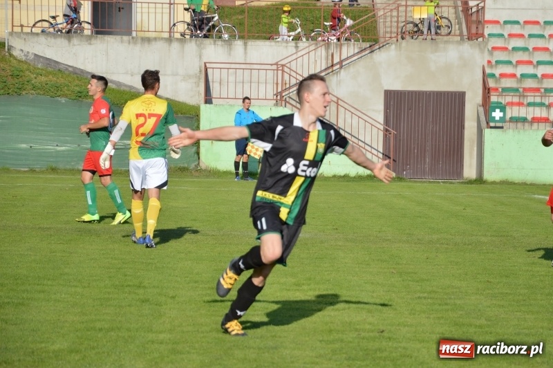 Zdjęcie w galerii na portalu naszraciborz.pl: Niespodzianka w Turzy Śląskiej. Rudzki Buk z kompletem punktów wiadomości z regionu