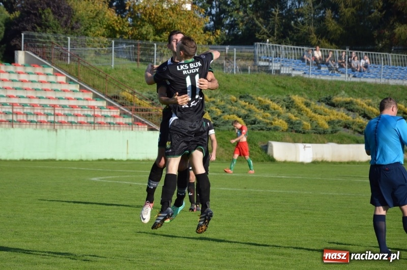 Zdjęcie w galerii na portalu naszraciborz.pl: Niespodzianka w Turzy Śląskiej. Rudzki Buk z kompletem punktów wiadomości z regionu