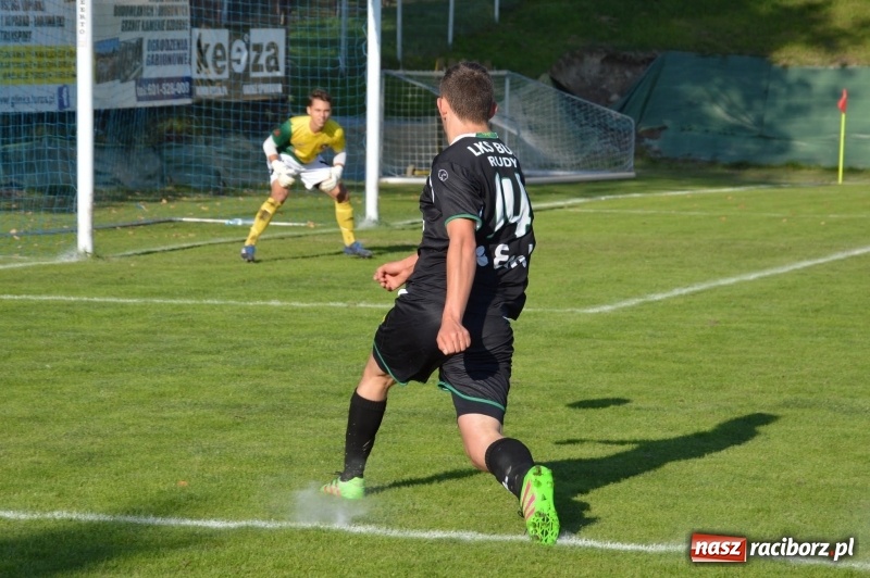 Zdjęcie w galerii na portalu naszraciborz.pl: Niespodzianka w Turzy Śląskiej. Rudzki Buk z kompletem punktów wiadomości z regionu