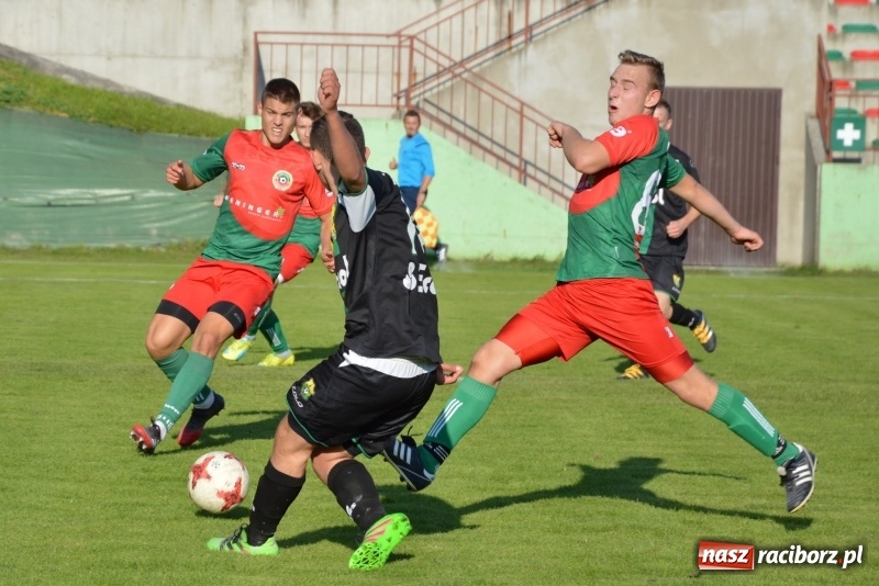 Zdjęcie w galerii na portalu naszraciborz.pl: Niespodzianka w Turzy Śląskiej. Rudzki Buk z kompletem punktów wiadomości z regionu