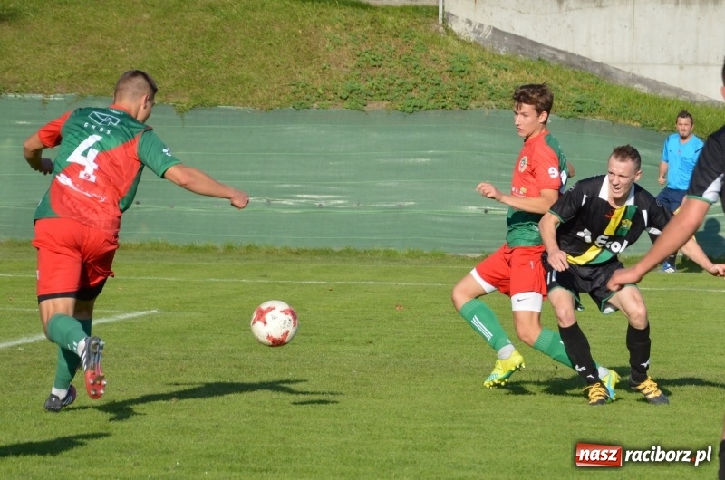 Zdjęcie w galerii na portalu naszraciborz.pl: Niespodzianka w Turzy Śląskiej. Rudzki Buk z kompletem punktów wiadomości z regionu