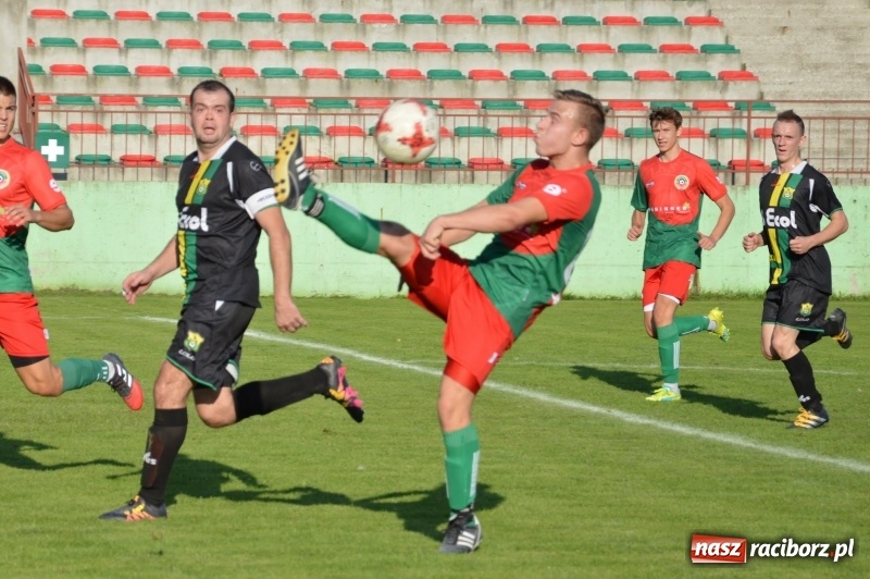 Zdjęcie w galerii na portalu naszraciborz.pl: Niespodzianka w Turzy Śląskiej. Rudzki Buk z kompletem punktów wiadomości z regionu