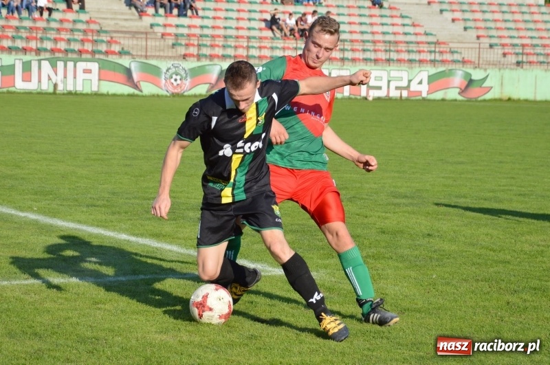 Zdjęcie w galerii na portalu naszraciborz.pl: Niespodzianka w Turzy Śląskiej. Rudzki Buk z kompletem punktów wiadomości z regionu