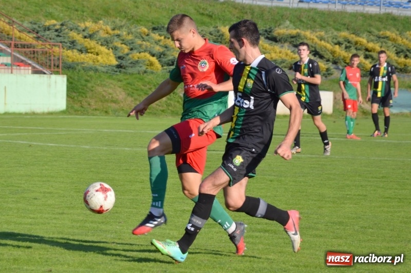 Zdjęcie w galerii na portalu naszraciborz.pl: Niespodzianka w Turzy Śląskiej. Rudzki Buk z kompletem punktów wiadomości z regionu