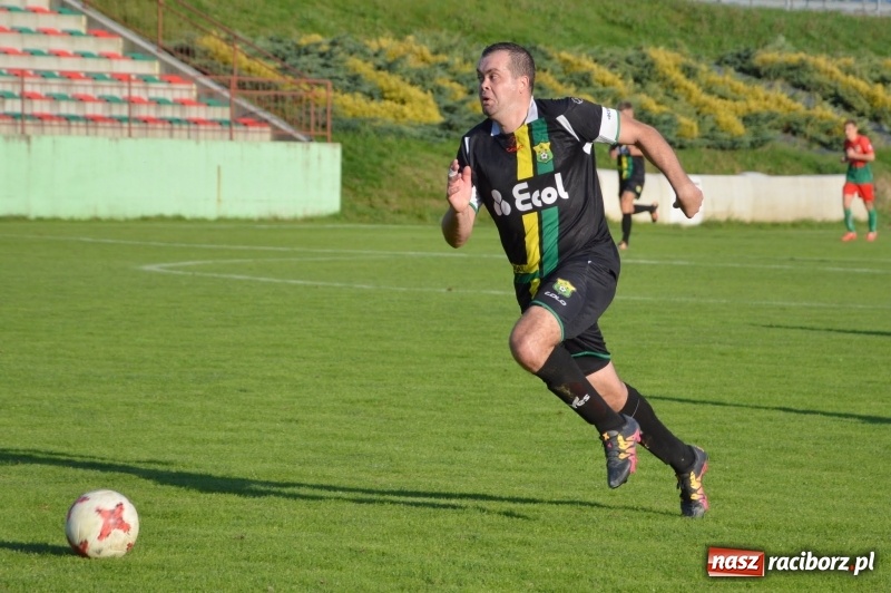 Zdjęcie w galerii na portalu naszraciborz.pl: Niespodzianka w Turzy Śląskiej. Rudzki Buk z kompletem punktów wiadomości z regionu