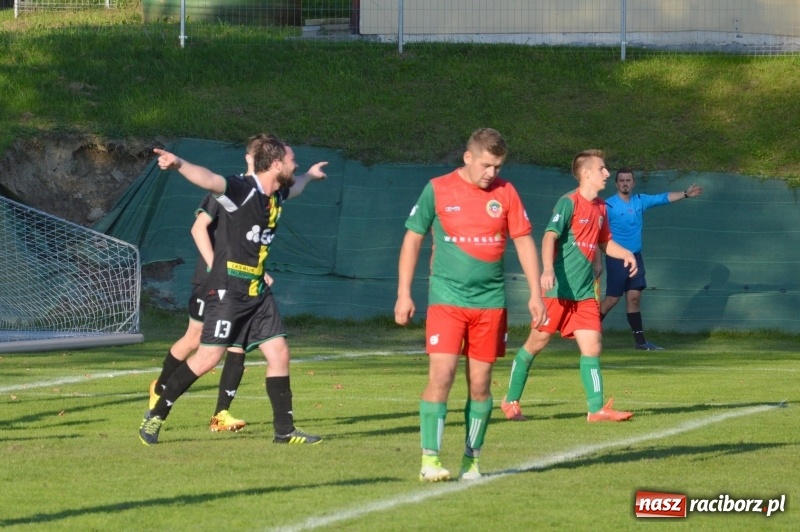 Zdjęcie w galerii na portalu naszraciborz.pl: Niespodzianka w Turzy Śląskiej. Rudzki Buk z kompletem punktów wiadomości z regionu