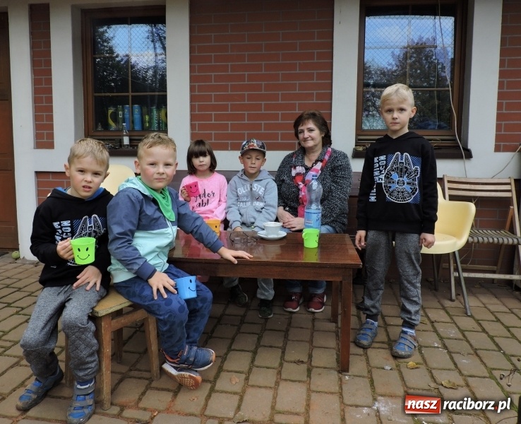 Zdjęcie w galerii na portalu naszraciborz.pl: Dzieci z Przedszkola numer 13 odwiedziły kort tenisowy Rafako wiadomości z regionu