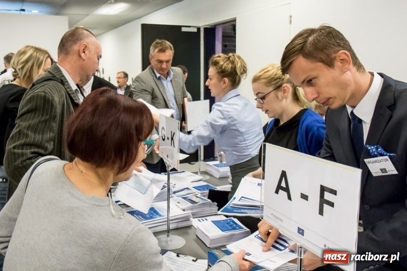Zdjęcie w galerii na portalu naszraciborz.pl: Nie chodzi o karanie, lecz edukowanie. Konferencja dotycząca uchwały antysmogowej w Katowicach wiadomości z regionu