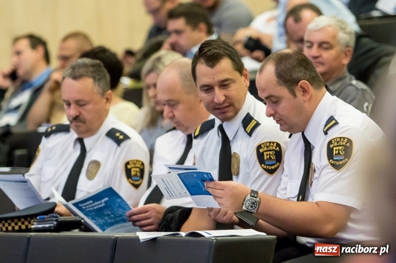 Zdjęcie w galerii na portalu naszraciborz.pl: Nie chodzi o karanie, lecz edukowanie. Konferencja dotycząca uchwały antysmogowej w Katowicach wiadomości z regionu