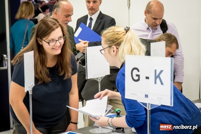 Zdjęcie w galerii na portalu naszraciborz.pl: Nie chodzi o karanie, lecz edukowanie. Konferencja dotycząca uchwały antysmogowej w Katowicach wiadomości z regionu