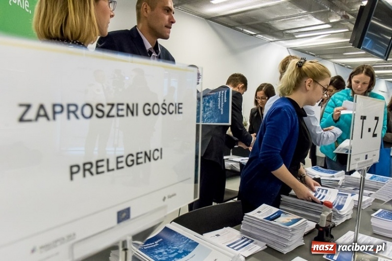 Zdjęcie w galerii na portalu naszraciborz.pl: Nie chodzi o karanie, lecz edukowanie. Konferencja dotycząca uchwały antysmogowej w Katowicach wiadomości z regionu