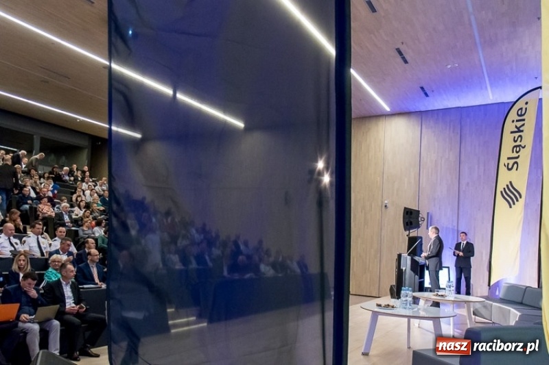 Zdjęcie w galerii na portalu naszraciborz.pl: Nie chodzi o karanie, lecz edukowanie. Konferencja dotycząca uchwały antysmogowej w Katowicach wiadomości z regionu