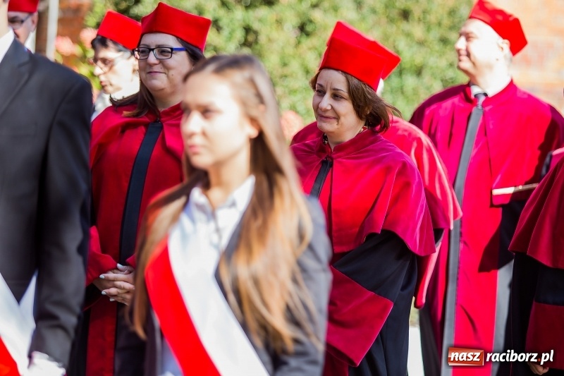 Zdjęcie w galerii na portalu naszraciborz.pl: Uroczysta Msza Święta w intencji Państwowej Wyższej Szkoły Zawodowej w Raciborzu wiadomości z regionu