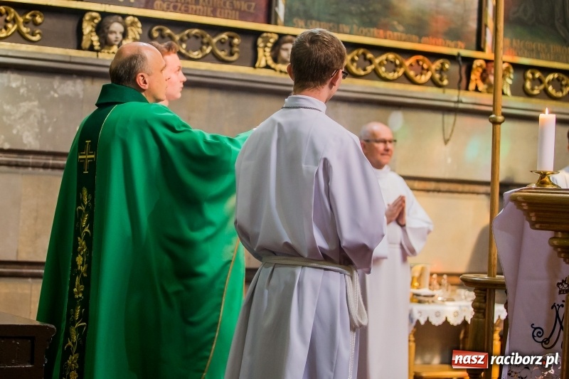 Zdjęcie w galerii na portalu naszraciborz.pl: Uroczysta Msza Święta w intencji Państwowej Wyższej Szkoły Zawodowej w Raciborzu wiadomości z regionu