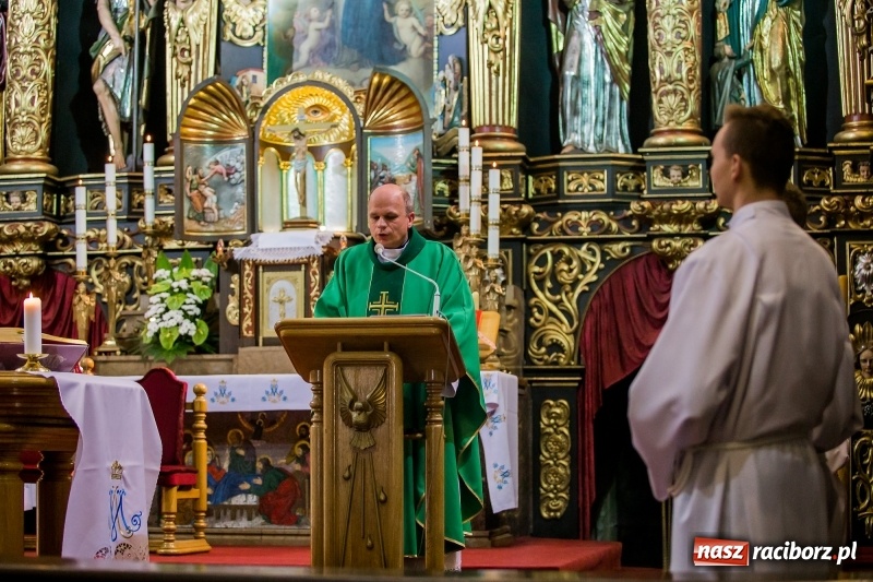 Zdjęcie w galerii na portalu naszraciborz.pl: Uroczysta Msza Święta w intencji Państwowej Wyższej Szkoły Zawodowej w Raciborzu wiadomości z regionu