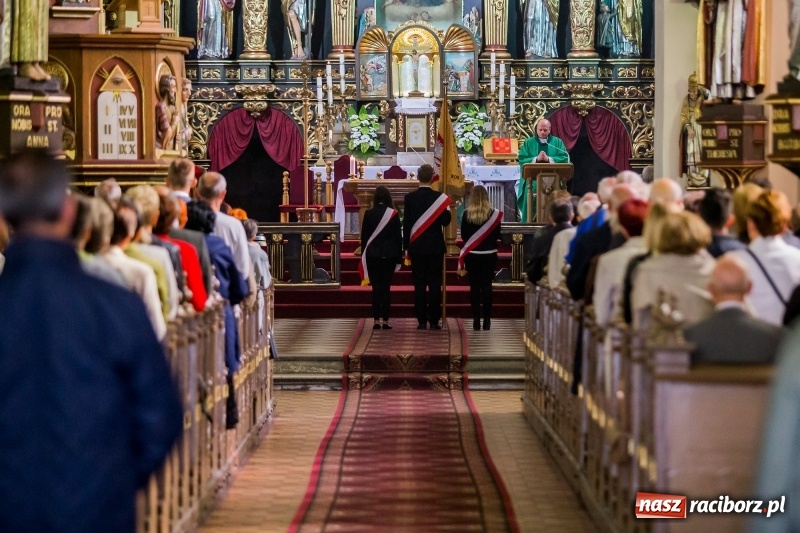 Zdjęcie w galerii na portalu naszraciborz.pl: Uroczysta Msza Święta w intencji Państwowej Wyższej Szkoły Zawodowej w Raciborzu wiadomości z regionu
