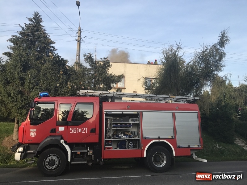 Zdjęcie w galerii na portalu naszraciborz.pl: Pożar na poddaszu domu w Rzuchowie  wiadomości z regionu