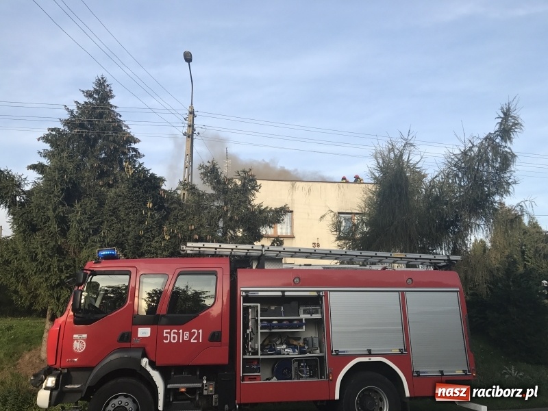 Zdjęcie w galerii na portalu naszraciborz.pl: Pożar na poddaszu domu w Rzuchowie  wiadomości z regionu