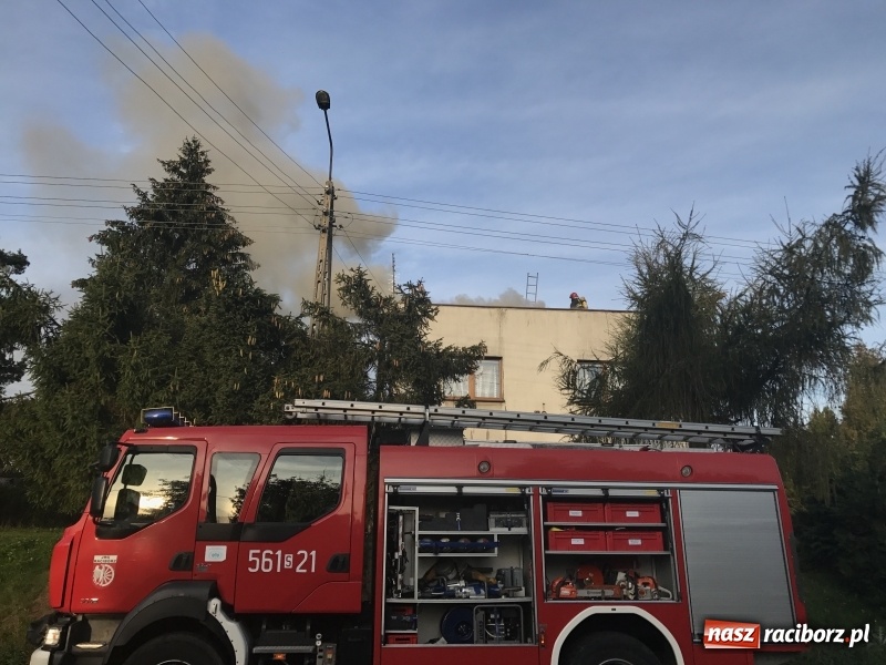 Zdjęcie w galerii na portalu naszraciborz.pl: Pożar na poddaszu domu w Rzuchowie  wiadomości z regionu
