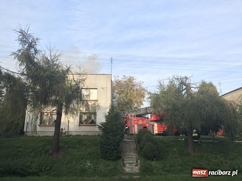 Zdjęcie w galerii na portalu naszraciborz.pl: Pożar na poddaszu domu w Rzuchowie  wiadomości z regionu