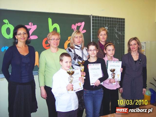 Zdjęcie w galerii na portalu naszraciborz.pl: XII Międzyszkolny Konkurs Ortograficzny wiadomości z regionu