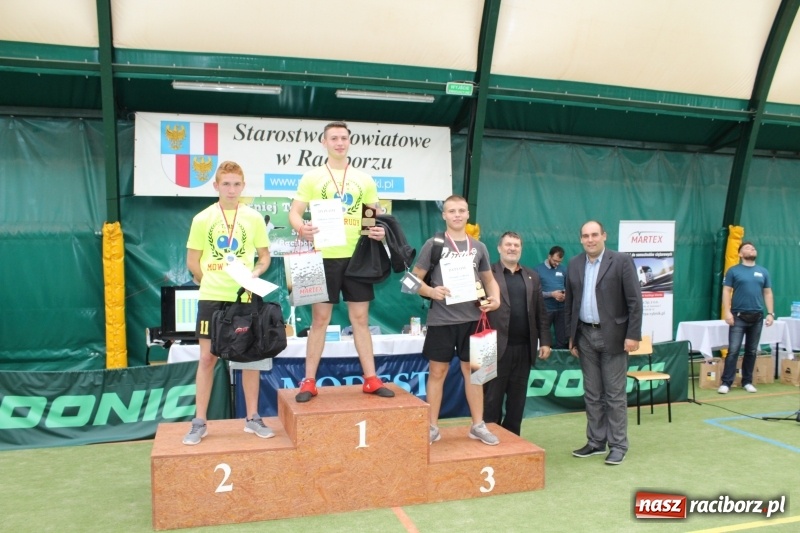 Zdjęcie w galerii na portalu naszraciborz.pl: III Turniej Tenisa Stołowego o Puchar Starosty Raciborskiego  wiadomości z regionu