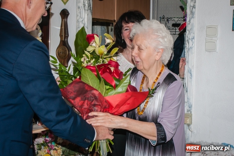 Zdjęcie w galerii na portalu naszraciborz.pl: Zgoda receptą na długoletni związek. Diamentowe gody Państwa Langnerów wiadomości z regionu