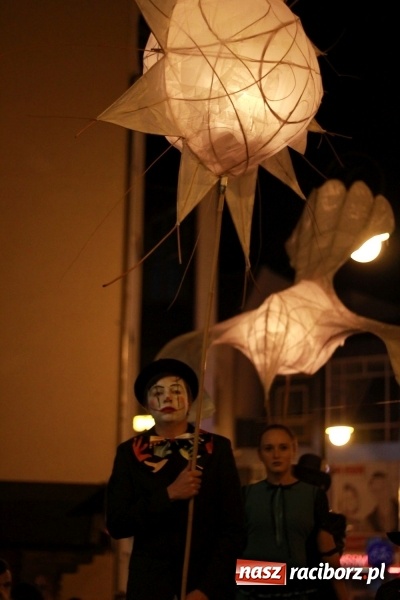 Zdjęcie w galerii na portalu naszraciborz.pl: Odlecieli na Kaszuby czyli szczudlarze z Nędzy na BytOFFsky festiwal wiadomości z regionu