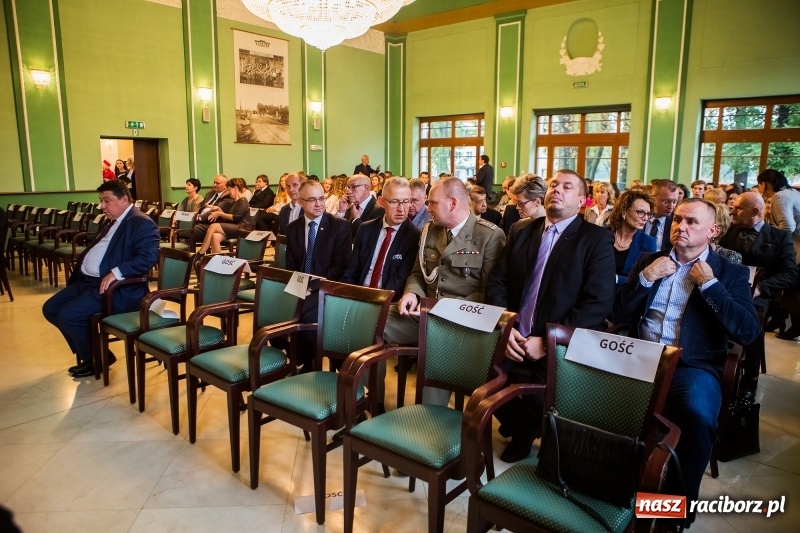 Zdjęcie w galerii na portalu naszraciborz.pl: Uroczysta inauguracja nowego roku akademickiego w PWSZ w Raciborzu  wiadomości z regionu