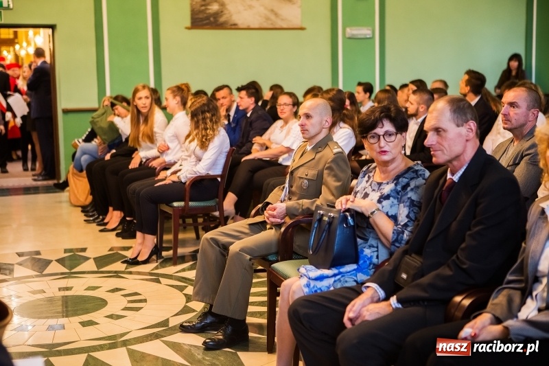 Zdjęcie w galerii na portalu naszraciborz.pl: Uroczysta inauguracja nowego roku akademickiego w PWSZ w Raciborzu  wiadomości z regionu